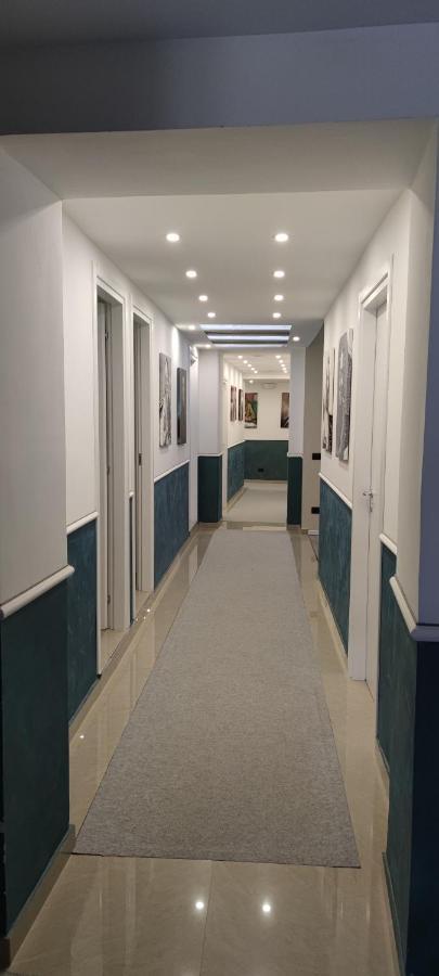 Mini Hotel Wf2 קלטג'ירונה מראה חיצוני תמונה